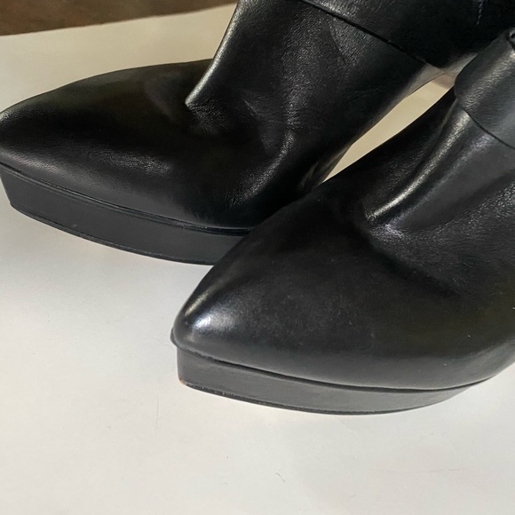 Michael Kors leather and studs - Picture 10 of 11